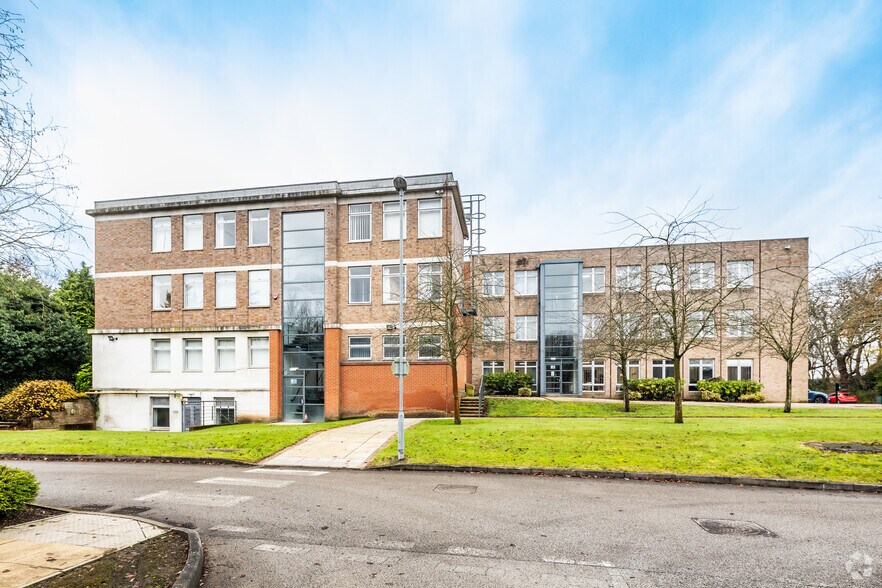 Hooton Rd, Ellesmere Port à louer - Photo de l’immeuble – Image 3 sur 18