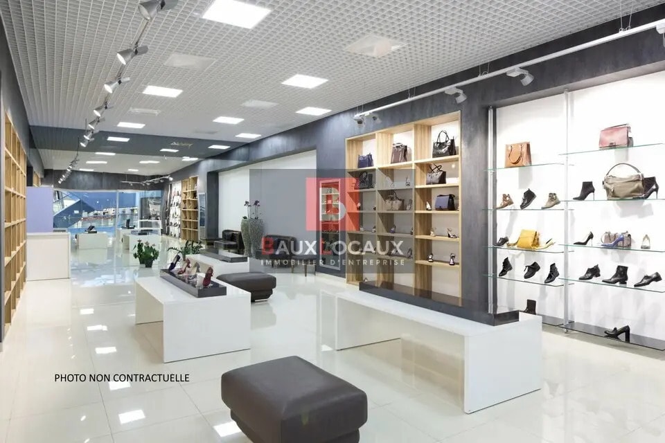 Local commercial dans Salon-de-Provence à louer Photo de l’immeuble– Image 1 sur 4