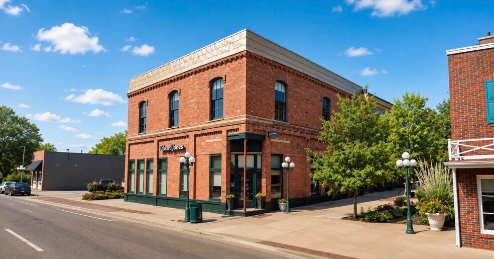 112 S 1st St, Monmouth, IL à vendre - Photo de l’immeuble – Image 1 sur 1