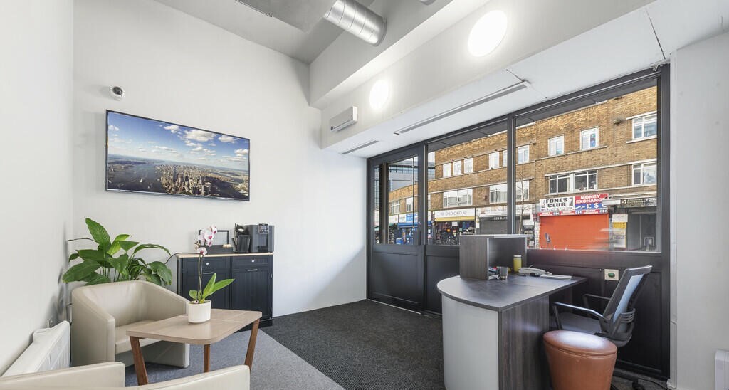 704-708 High Rd, Londres à louer Photo intérieure– Image 1 sur 8