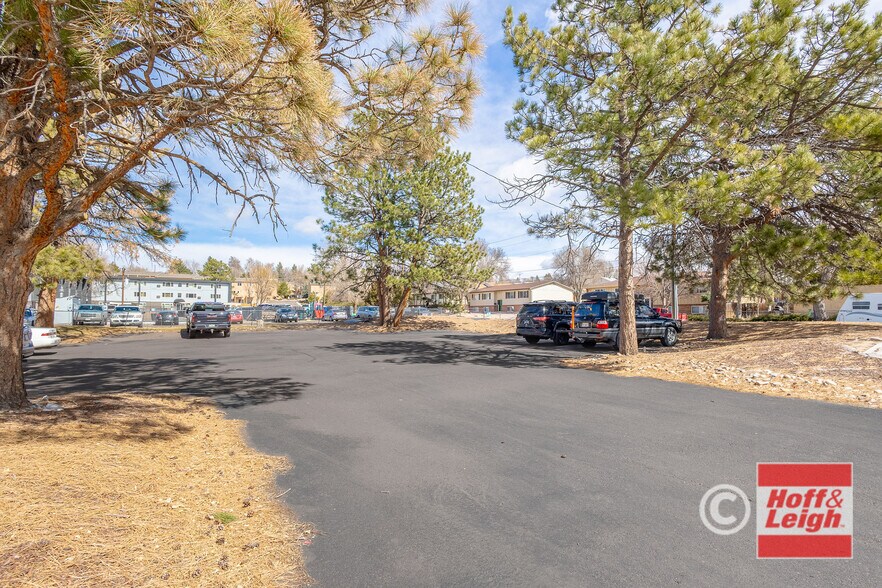 2210 Lelaray St, Colorado Springs, CO à vendre - Photo de l’immeuble – Image 3 sur 17