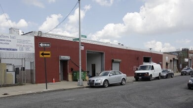 23 Beadel St, Brooklyn, NY à louer Photo intérieure– Image 1 sur 1