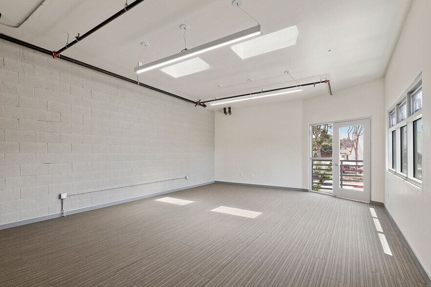 3019 W Beverly Blvd, Montebello, CA à louer - Photo intérieure – Image 1 sur 13