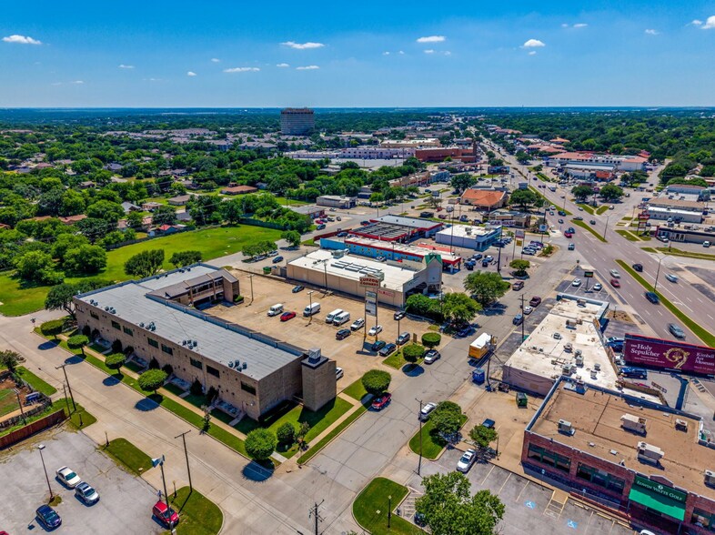 5801 Curzon Ave, Fort Worth, TX à louer - Photo de l’immeuble – Image 3 sur 10