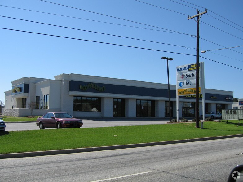 521 Bypass 72 NW, Greenwood, SC à louer - Photo de l’immeuble – Image 2 sur 15