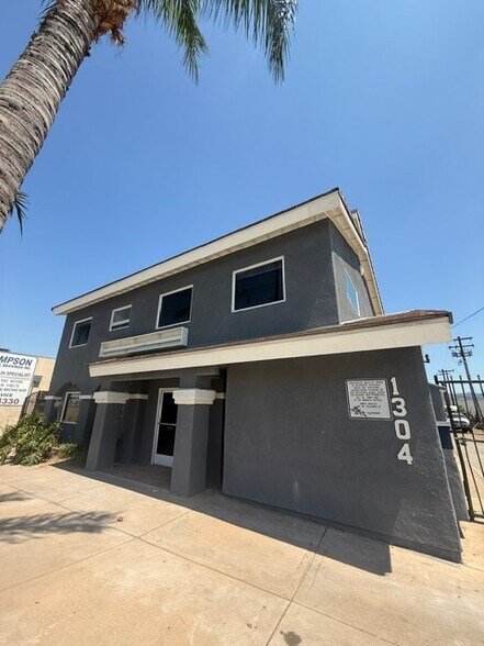 1304 Santa Anita Ave, South El Monte, CA à louer - Photo de l’immeuble – Image 1 sur 16