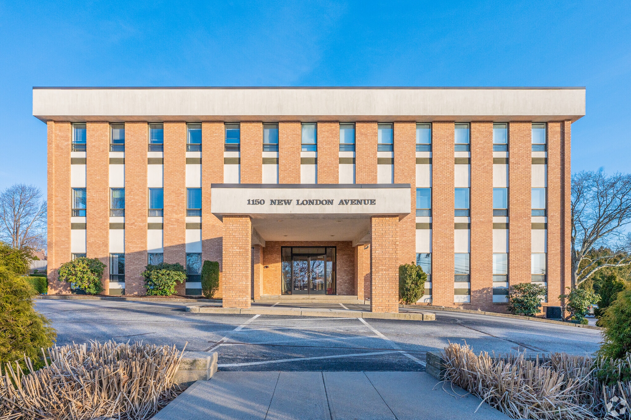 1150 New London Ave, Cranston, RI à louer Photo principale– Image 1 sur 11