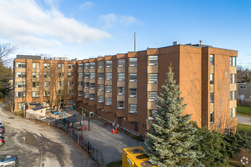 2179 Elmira Dr, Ottawa, ON à vendre - Photo de l’immeuble – Image 3 sur 3