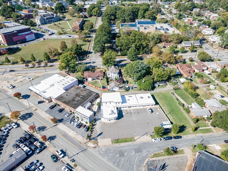 2400-2406 Northumberland Ave, Richmond, VA à louer - Photo de l’immeuble – Image 3 sur 13