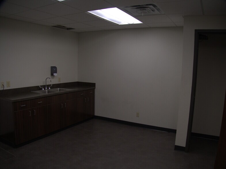 117 W Central Ave, Bentonville, AR à louer - Photo intérieure – Image 3 sur 12
