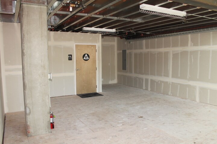 33 Seneca Ave, San Francisco, CA à louer - Photo de l’immeuble – Image 2 sur 16