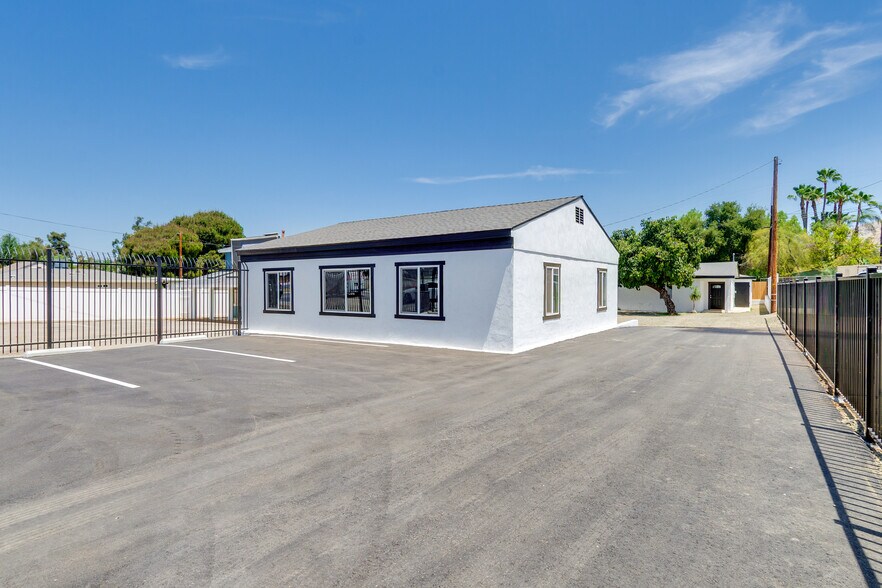 19620 Temescal Canyon Rd, Corona, CA à vendre - Photo de l’immeuble – Image 2 sur 27