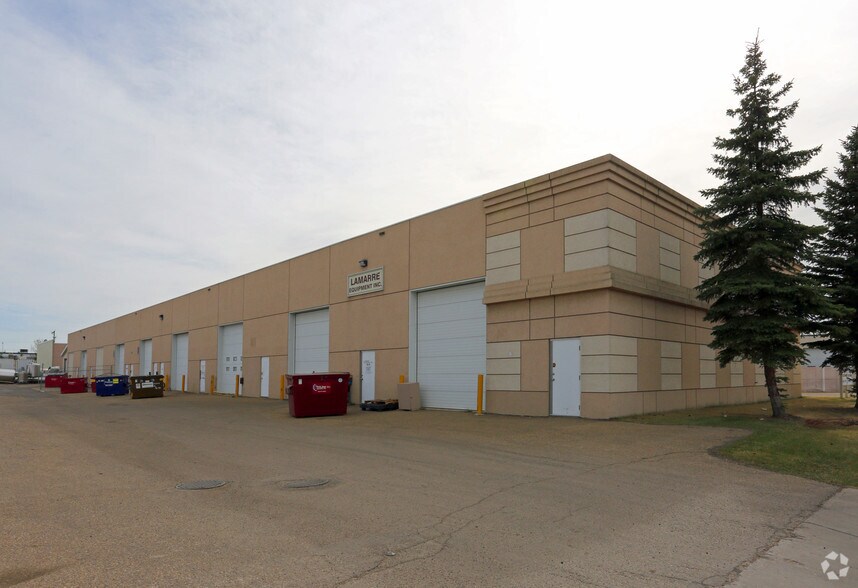 9407 27 Av NW, Edmonton, AB à louer - Photo de l’immeuble – Image 2 sur 3