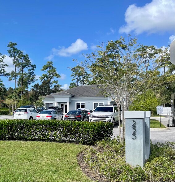 255 Professional Way, Wellington, FL à louer - Photo de l’immeuble – Image 3 sur 4