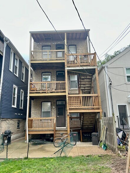 2439 N Seminary Ave, Chicago, IL à vendre - Photo de l’immeuble – Image 2 sur 49