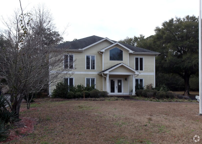 10255 Beach Dr SW, Calabash, NC à louer - Photo de l’immeuble – Image 2 sur 15