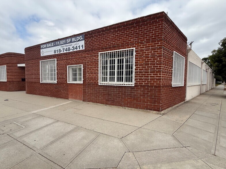 2101 W Olive Ave, Burbank, CA à vendre - Photo de l’immeuble – Image 2 sur 27