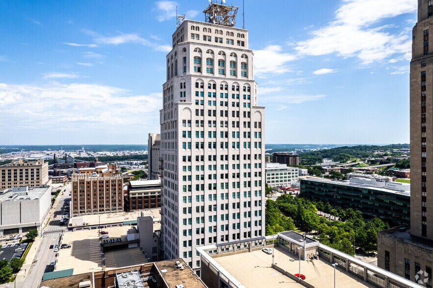 324 E 11th St, Kansas City, MO à louer - Photo de l’immeuble – Image 3 sur 12