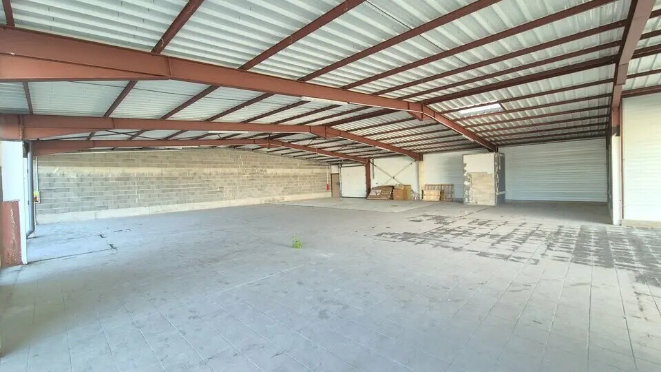 Local commercial dans Cournon-d'Auvergne à louer - Photo de l’immeuble – Image 1 sur 10