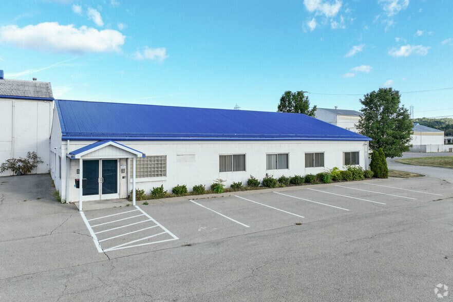 1729 Pennsylvania Ave, Monaca, PA à louer - Photo de l’immeuble – Image 3 sur 31