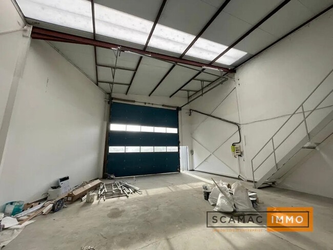 Plus de détails pour Bureau, Industriel/Logistique à louer