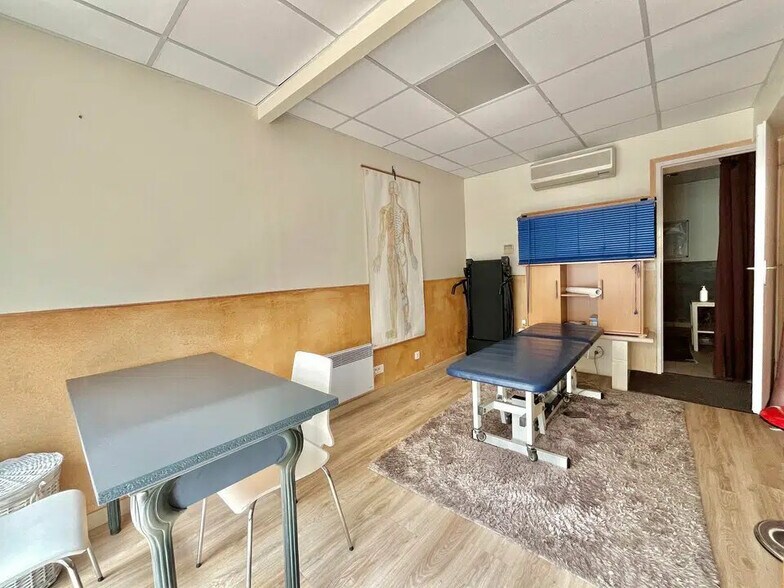 Bureau dans Cagnes-sur-Mer à louer - Photo de l’immeuble – Image 2 sur 5