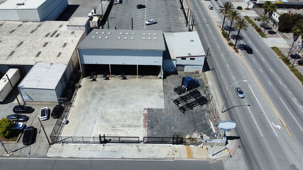 1600 W Anaheim St, Long Beach, CA à louer - Photo de l’immeuble – Image 2 sur 9