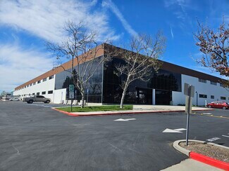 Plus de détails pour 1660 Scenic Ave, Costa Mesa, CA - Industriel/Logistique à louer
