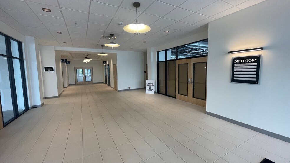 1600 Wilkes Ridge Dr, Henrico, VA à louer - Hall d’entrée – Image 3 sur 5