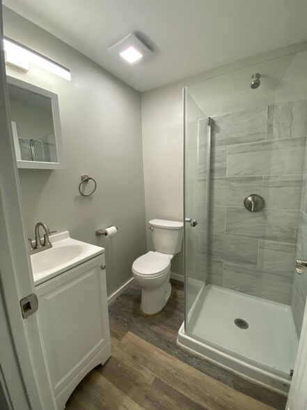 106 Birch St, Manchester, CT à vendre - Photo de l’immeuble – Image 3 sur 7