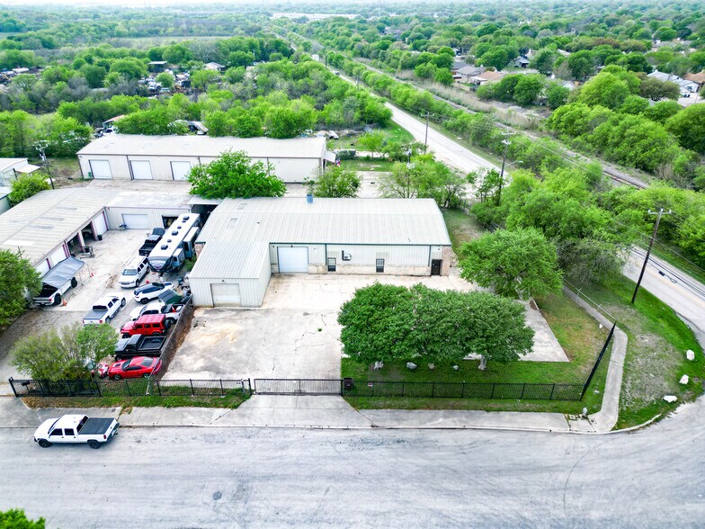 13127 Lookout Way, San Antonio, TX à louer - Photo de l’immeuble – Image 3 sur 9