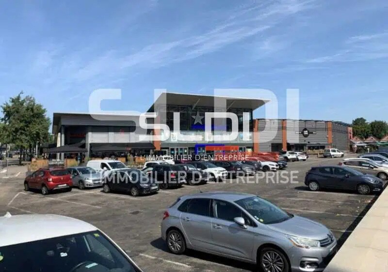 Bureau dans Bourgoin-Jallieu à vendre - Photo de l’immeuble – Image 1 sur 5