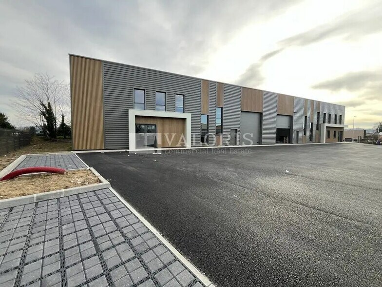 323 Allée De Fetan, Trévoux à louer - Photo de l’immeuble – Image 1 sur 6