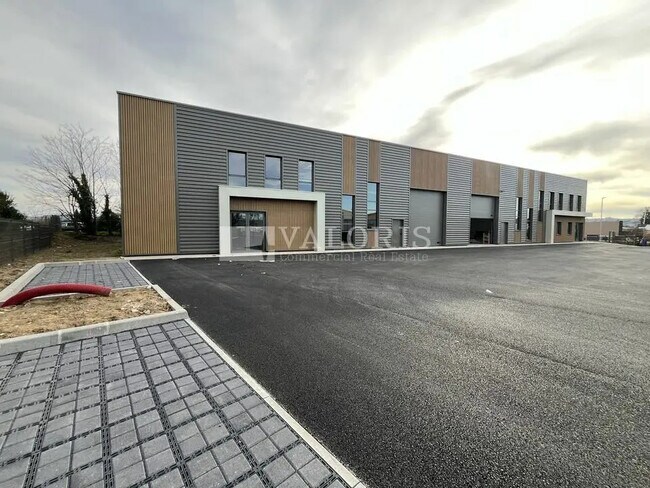 Plus de détails pour 323 Allée De Fetan, Trévoux - Local d'activités à louer