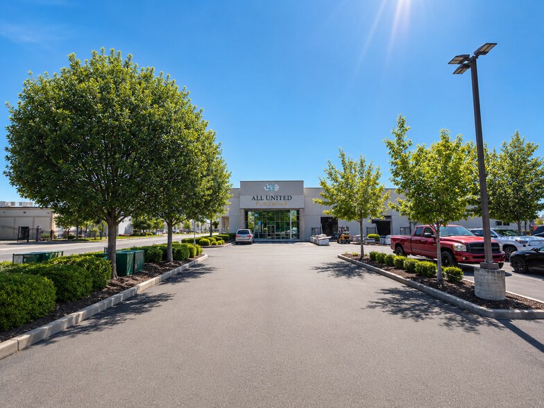 8500 Morrison Creek Dr, Sacramento, CA à vendre - Photo de l’immeuble – Image 2 sur 15