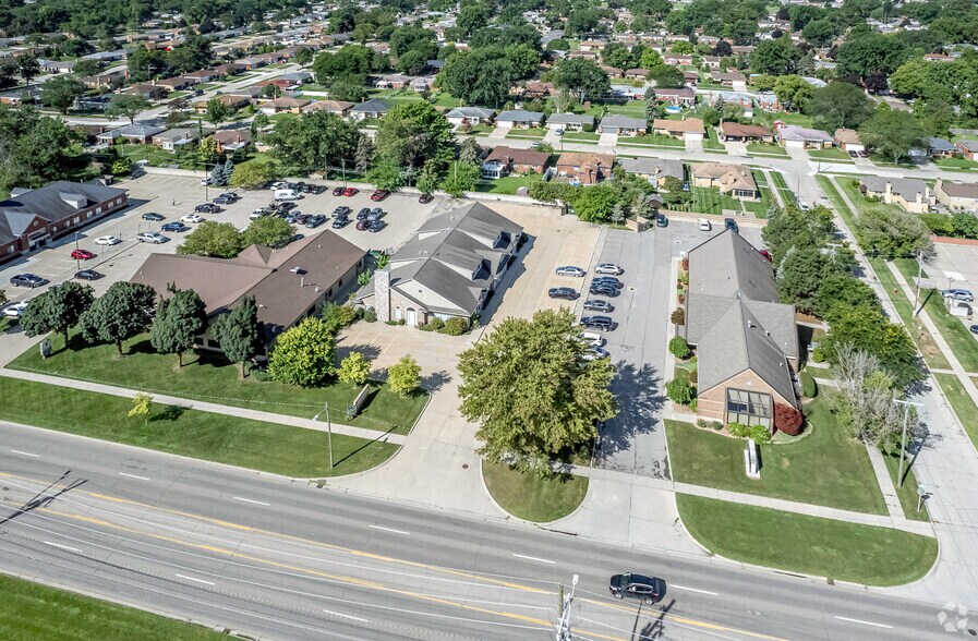 30229 Schoenherr Rd, Warren, MI à louer - Aérien – Image 2 sur 3