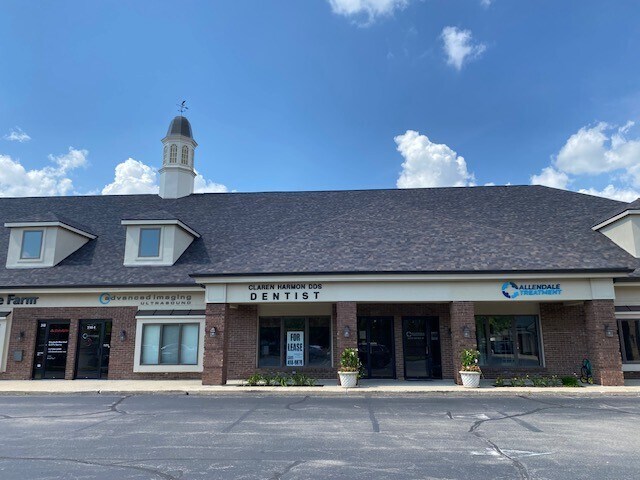 252 E Carmel Dr, Carmel, IN à louer - Photo principale – Image 1 sur 3
