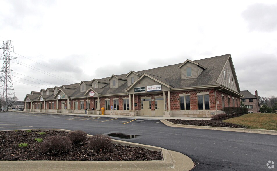 15915 S Crystal Creek Dr, Homer Glen, IL à vendre - Photo principale – Image 1 sur 13
