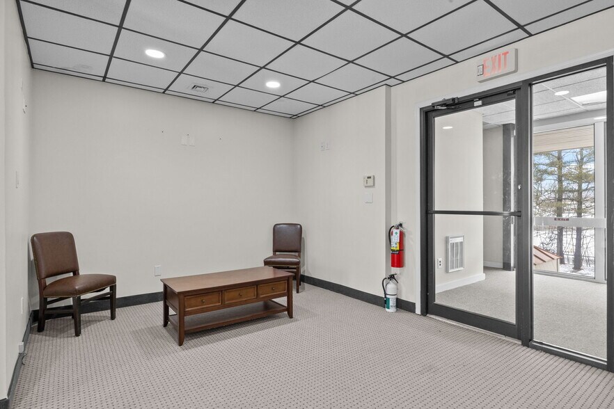 1410 Hooper Ave, Toms River, NJ à louer - Photo de l’immeuble – Image 3 sur 24