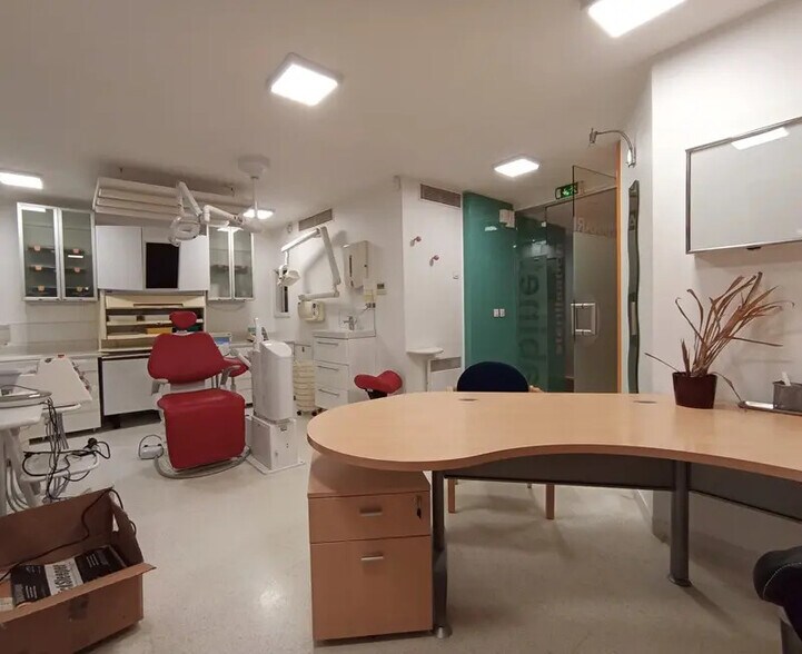 Bureau dans Le Plessis-Pâté à vendre - Photo de l’immeuble – Image 2 sur 6