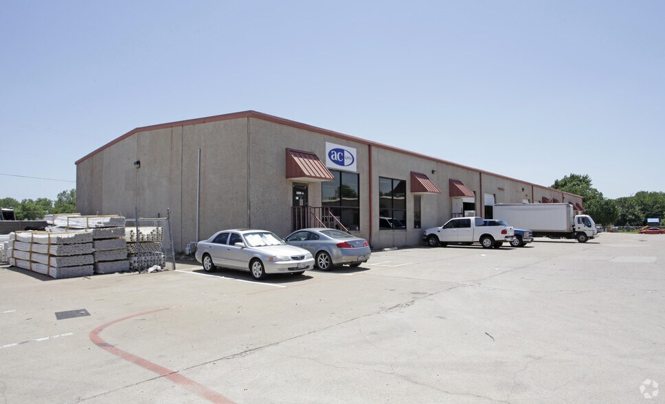 5217 Davis Blvd, North Richland Hills, TX à louer - Photo principale – Image 1 sur 15