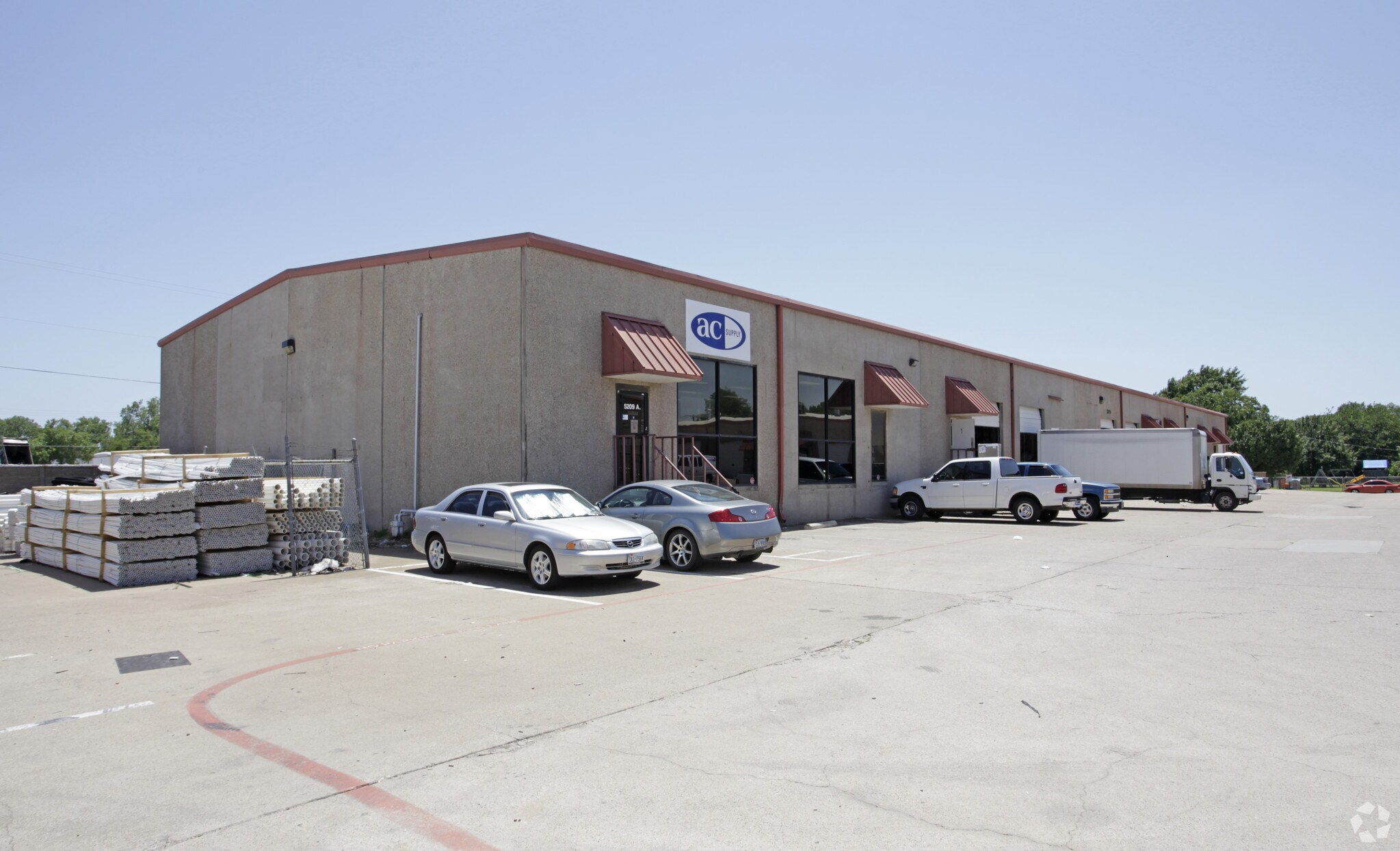 5217 Davis Blvd, North Richland Hills, TX à louer Photo principale– Image 1 sur 16