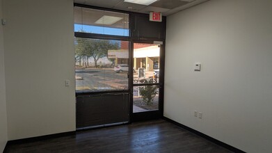 637 S 48th St, Tempe, AZ à louer Photo intérieure– Image 2 sur 12