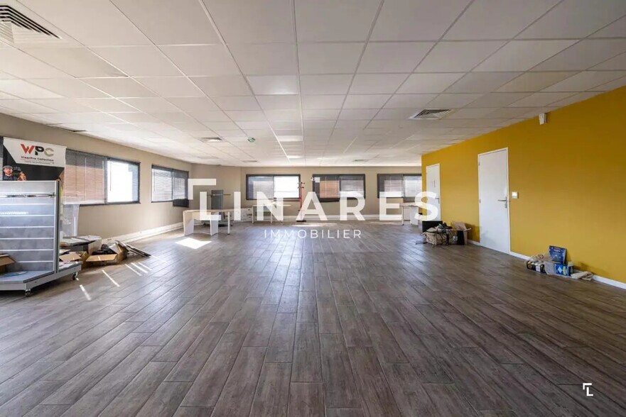 Bureau dans Aubagne à louer - Photo intérieure – Image 2 sur 6