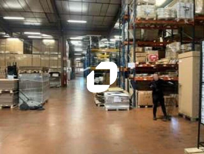 Plus de détails pour Local d’activités à vendre