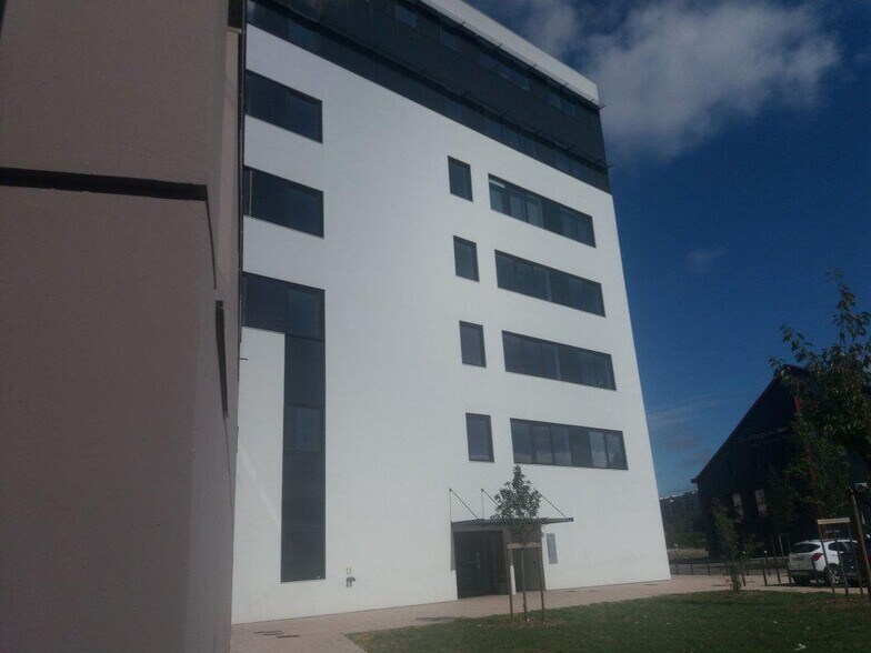 Bureau dans Échirolles à louer - Photo de l’immeuble – Image 2 sur 4