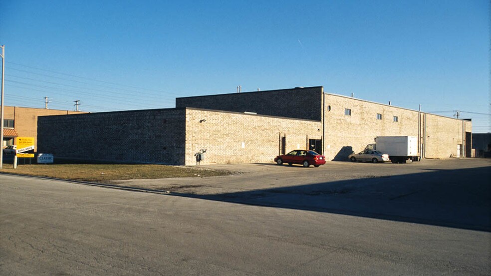 7725 98th St, Hickory Hills, IL à louer - Photo de l’immeuble – Image 2 sur 6