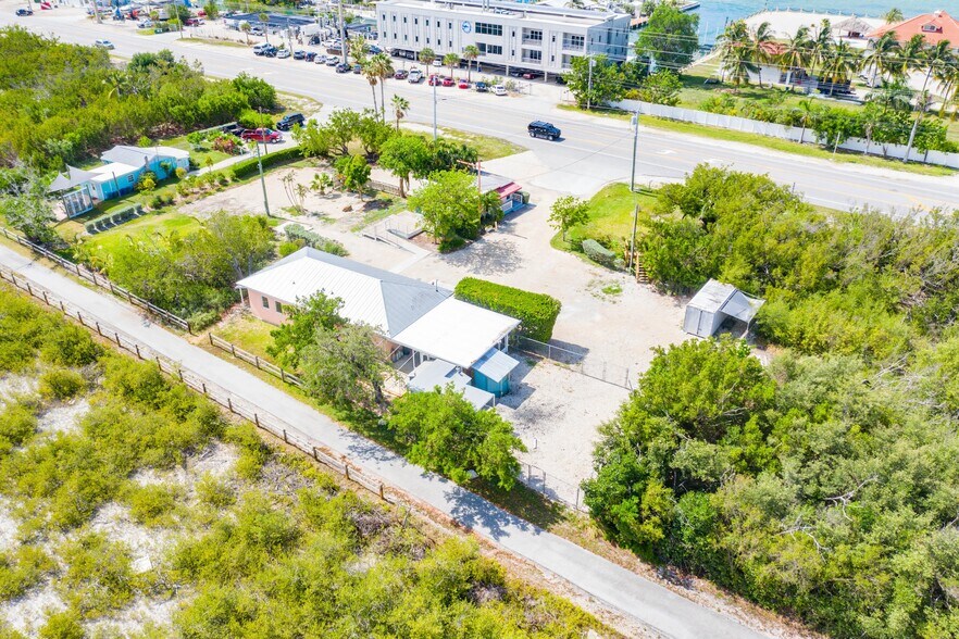 24171 Overseas Hwy, Summerland Key, FL à vendre - Photo de l’immeuble – Image 3 sur 17