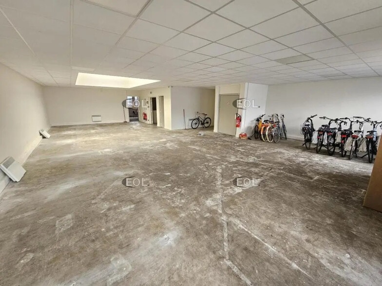 Local d’activités dans Vitry-sur-Seine à louer - Photo intérieure – Image 3 sur 10