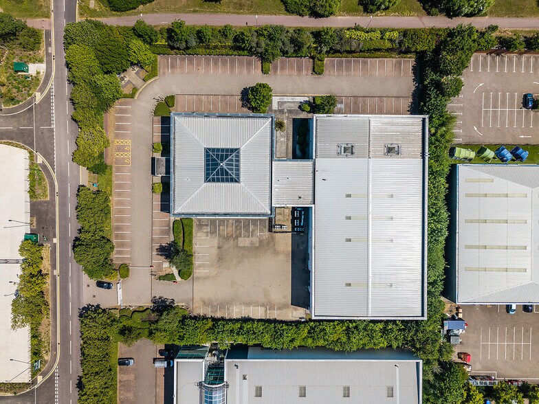 3 Precedent Dr, Milton Keynes à louer - Photo de l’immeuble – Image 3 sur 12